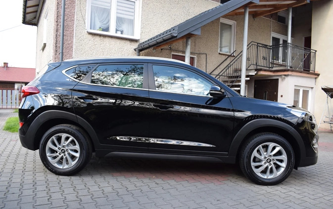 Hyundai Tucson cena 73900 przebieg: 104000, rok produkcji 2016 z Bełżyce małe 466